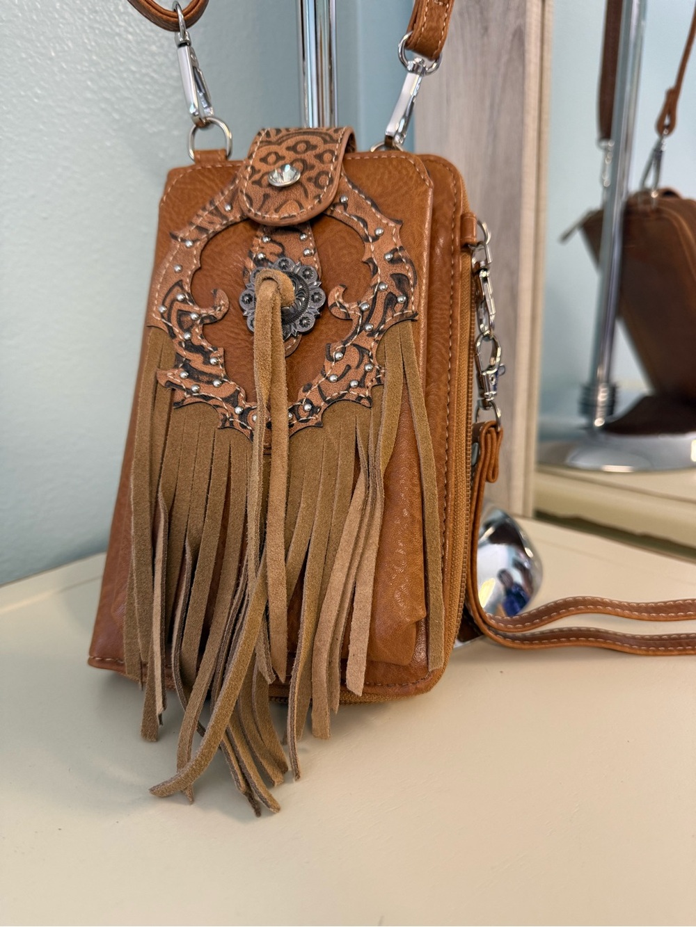 NWT Cowgirl Fringe Phone Wallet Crossbody Tooled Concho Western Bag